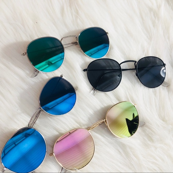 BOGO50 Oval black frame & black lens sunglasses - Picture 5 of 6